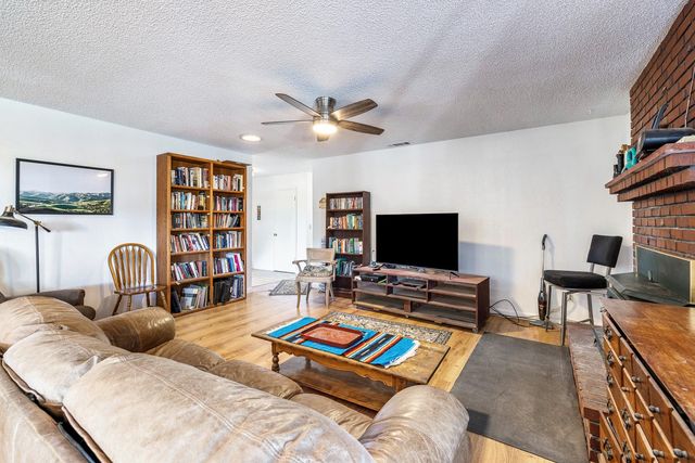 2196 N Ring Avenue, Fresno, CA 93723