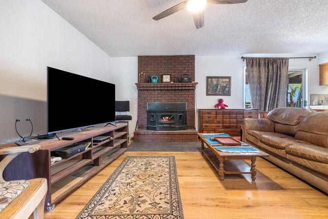 2196 N Ring Avenue, Fresno, CA 93723