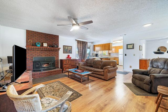 2196 N Ring Avenue, Fresno, CA 93723