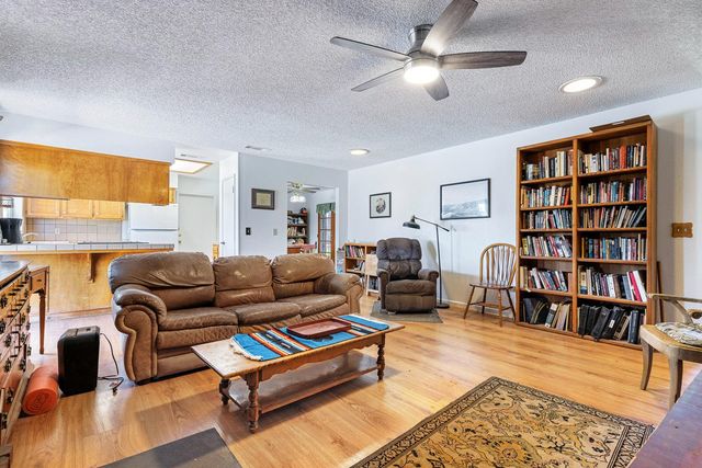 2196 N Ring Avenue, Fresno, CA 93723