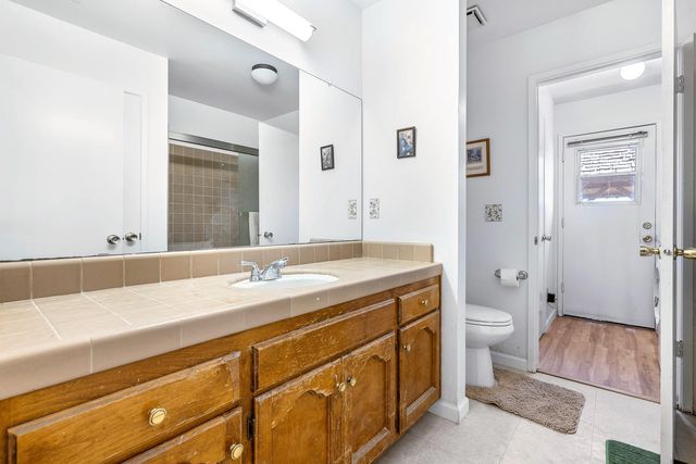 2196 N Ring Avenue, Fresno, CA 93723