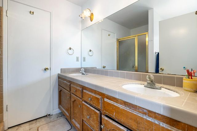 2196 N Ring Avenue, Fresno, CA 93723