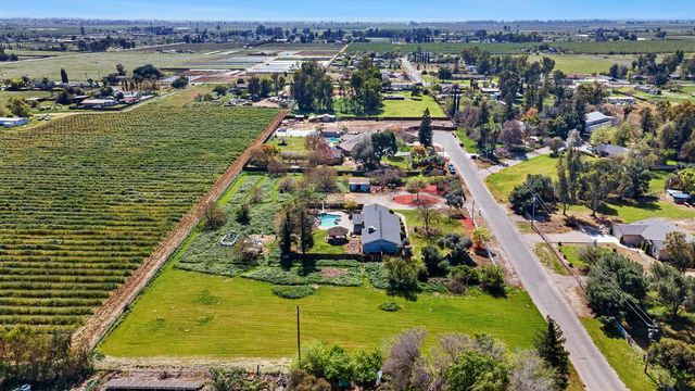 2196 N Ring Avenue, Fresno, CA 93723