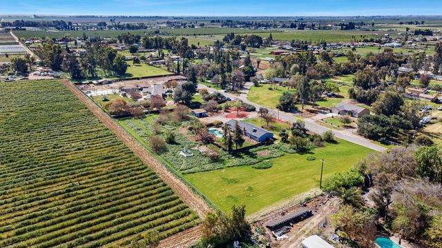 2196 N Ring Avenue, Fresno, CA 93723