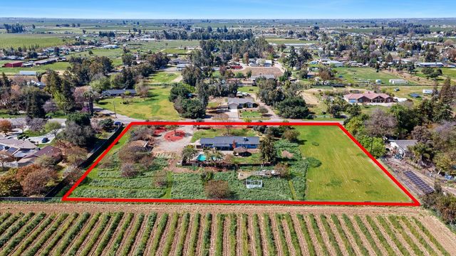 2196 N Ring Avenue, Fresno, CA 93723