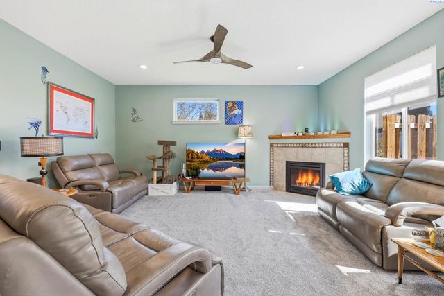 1716 Manchester St., Richland, WA 99352