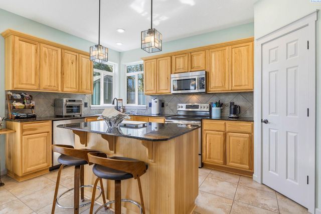 1716 Manchester St., Richland, WA 99352