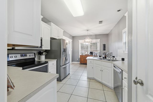 10 Blueberry Lane, Cabot, AR 72023