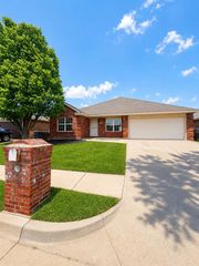 7913 Frye Lane, Oklahoma City, OK 73135
