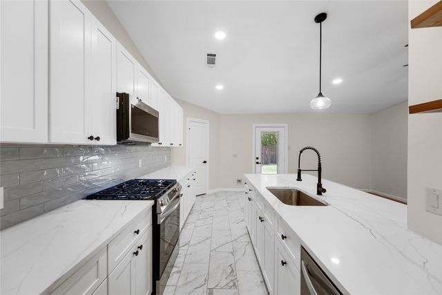8616 Flicker Lane, Dallas, TX 75238