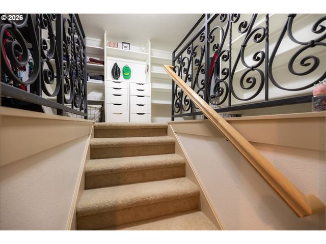 3012 ASHLEY Loop, Eugene, OR 97405