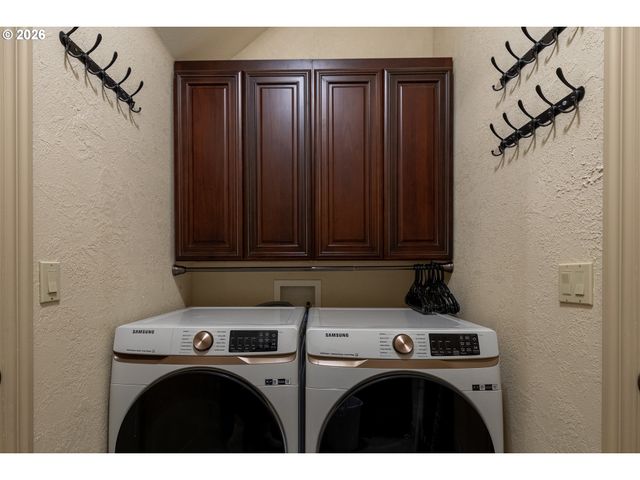 3012 ASHLEY Loop, Eugene, OR 97405