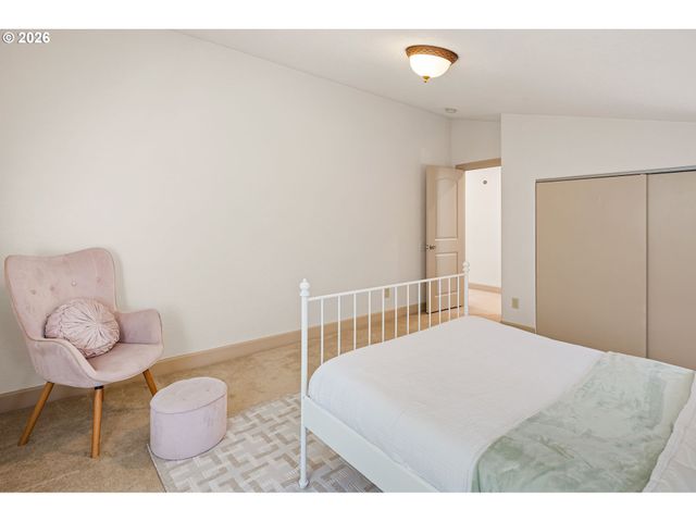 3012 ASHLEY Loop, Eugene, OR 97405