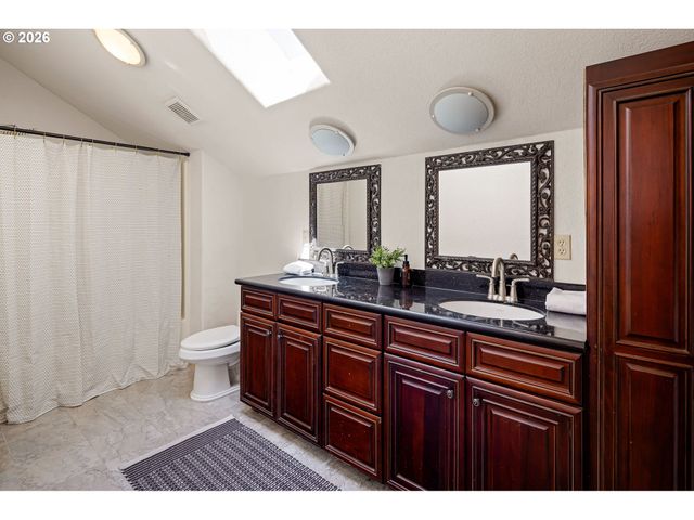3012 ASHLEY Loop, Eugene, OR 97405