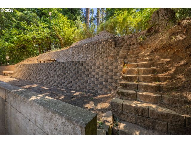 3012 ASHLEY Loop, Eugene, OR 97405
