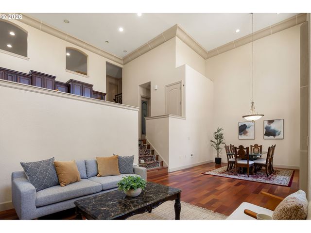 3012 ASHLEY Loop, Eugene, OR 97405