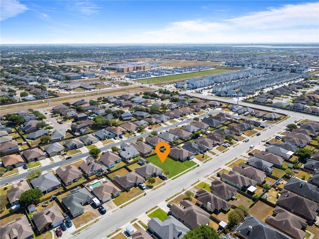 6226 Queen Bess Dr, Corpus Christi, TX 78414 — exterior