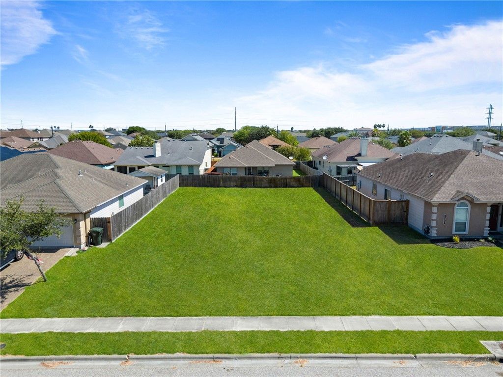 6226 Queen Bess Dr, Corpus Christi, TX 78414 — photo 5
