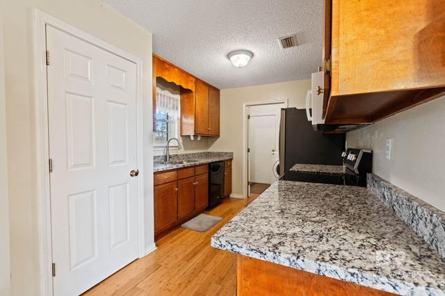 34451 Lee Road, Robertsdale, AL 36567