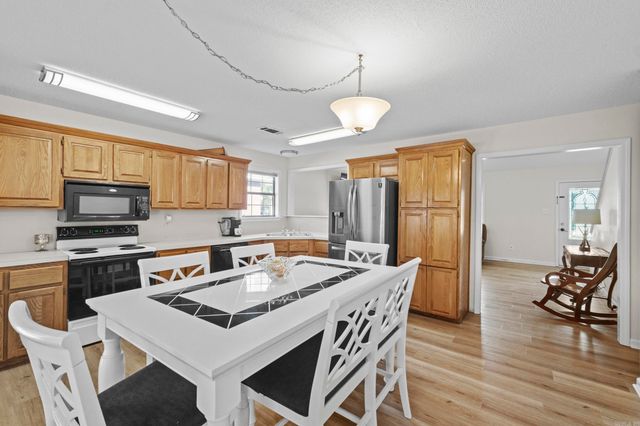 1017 Southhills Dr, Cabot, AR 72023