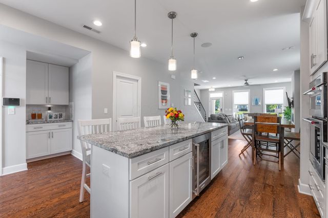 1250 N Grant Avenue, Columbus, OH 43201