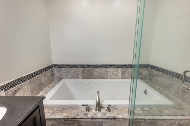 415 Hyde Park Drive, Hamilton, OH 45013