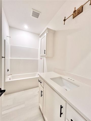 15 Lerwick Lane, Bella Vista, AR 72715