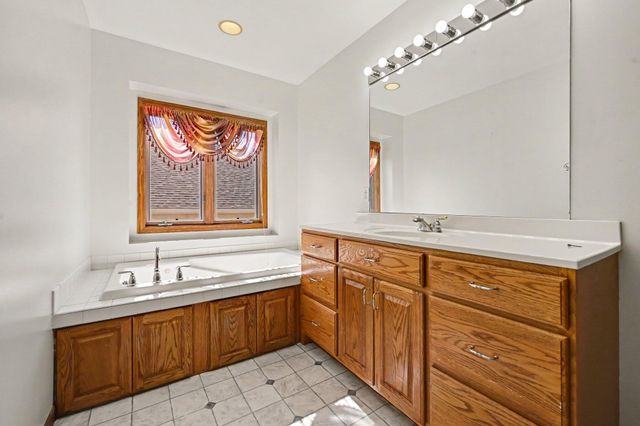 14 Blue Stone Ridge, Newton Twp, MI 49014