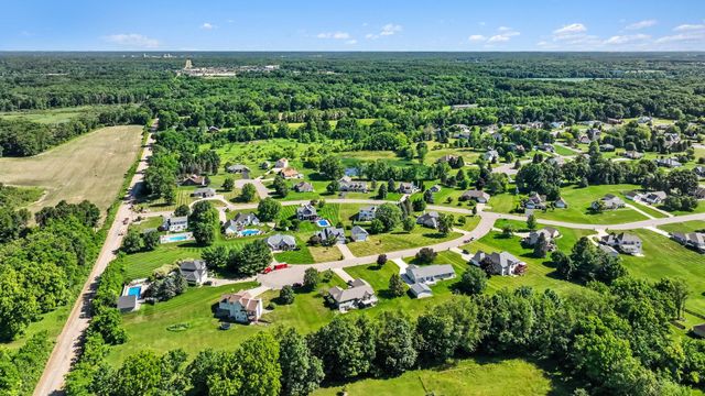14 Blue Stone Ridge, Newton Twp, MI 49014