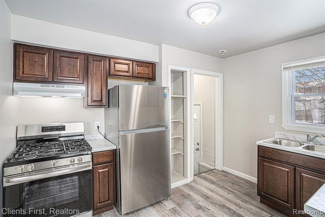 1329 Woodland Drive, Inkster, MI 48141