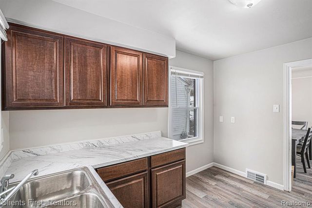 1329 Woodland Drive, Inkster, MI 48141