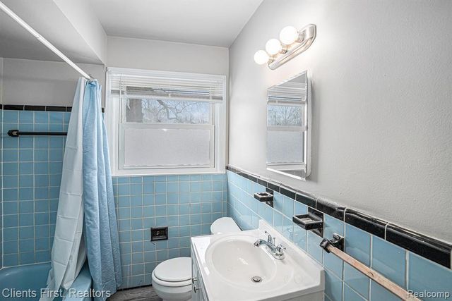 1329 Woodland Drive, Inkster, MI 48141