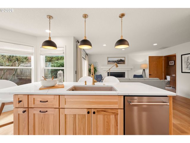 16163 Nw SPYGLASS Dr, Beaverton, OR 97006