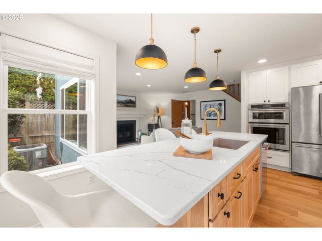 16163 Nw SPYGLASS Dr, Beaverton, OR 97006