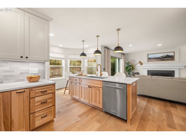 16163 Nw SPYGLASS Dr, Beaverton, OR 97006