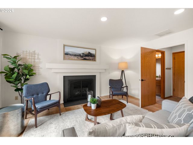 16163 Nw SPYGLASS Dr, Beaverton, OR 97006