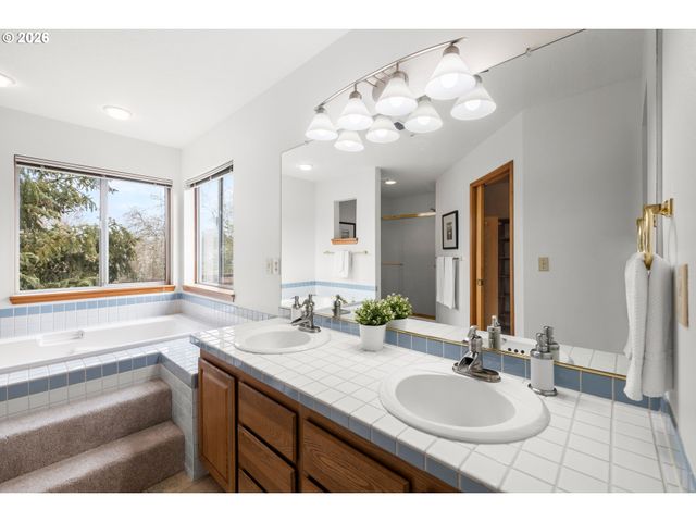 16163 Nw SPYGLASS Dr, Beaverton, OR 97006