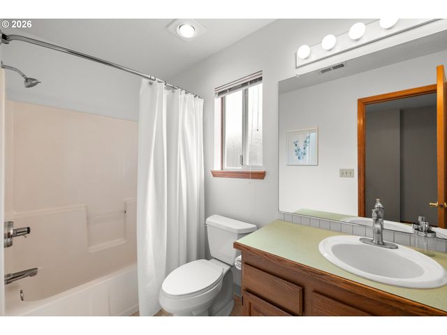 16163 Nw SPYGLASS Dr, Beaverton, OR 97006