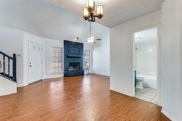 1201 Avondale Court, Arlington, TX 76011