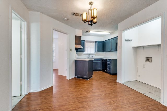 1201 Avondale Court, Arlington, TX 76011