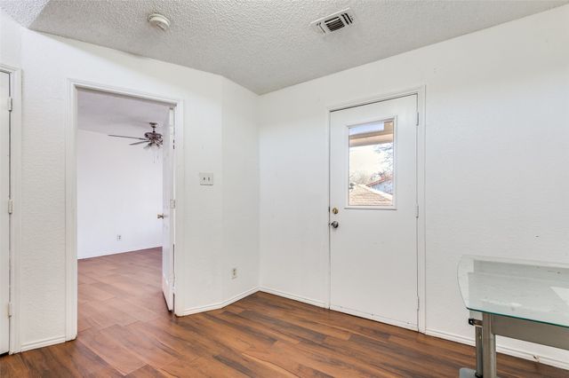 1201 Avondale Court, Arlington, TX 76011