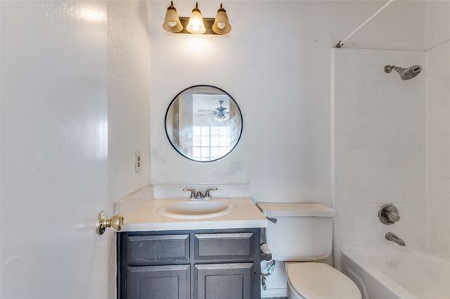 1201 Avondale Court, Arlington, TX 76011