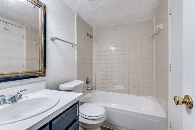 1201 Avondale Court, Arlington, TX 76011