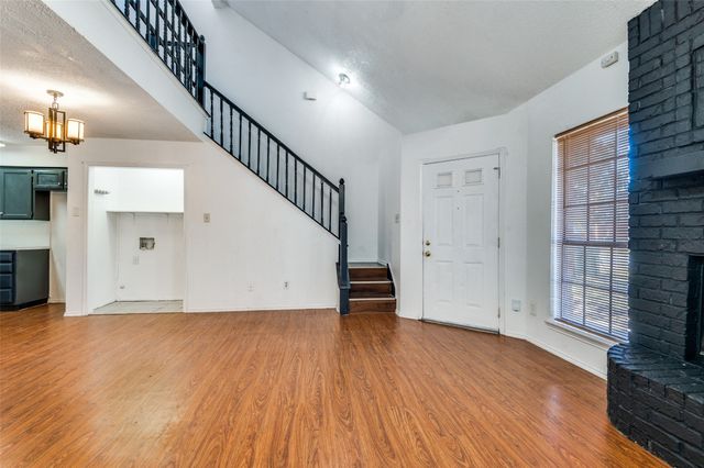 1201 Avondale Court, Arlington, TX 76011