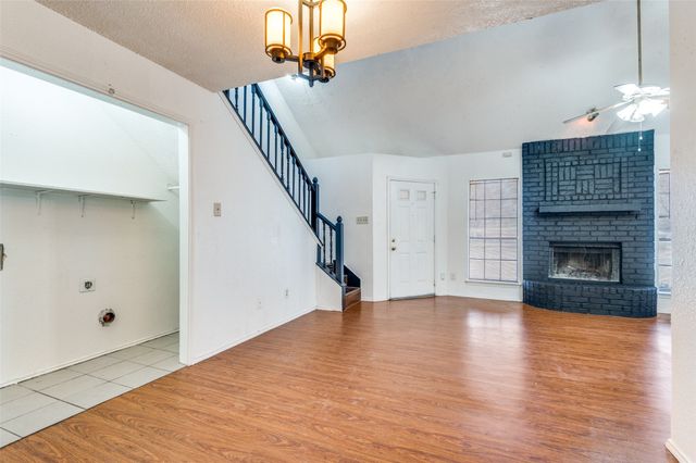 1201 Avondale Court, Arlington, TX 76011