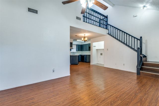 1201 Avondale Court, Arlington, TX 76011