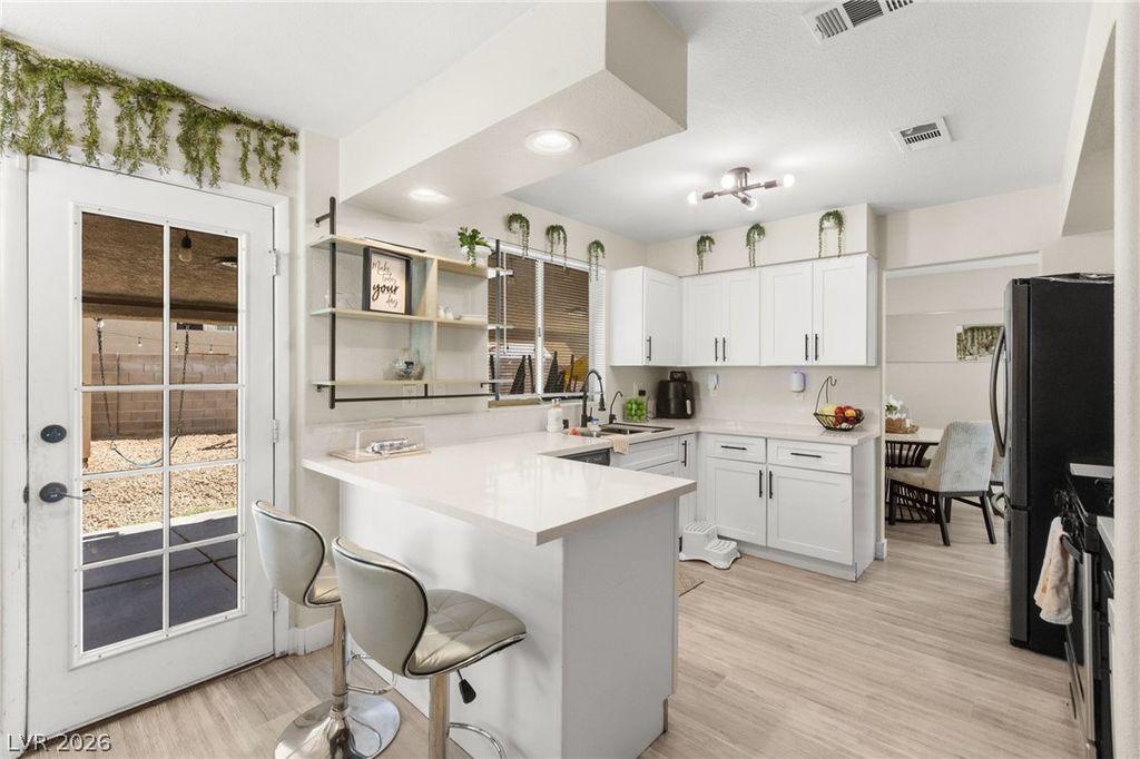 1404 Robin Street, Las Vegas, NV 89106 — photo 2