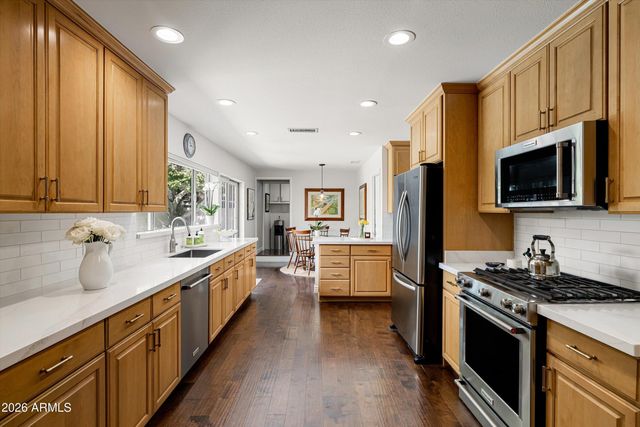 7142 N 14TH Street, Phoenix, AZ 85020