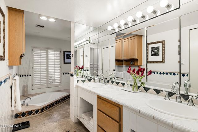 7142 N 14TH Street, Phoenix, AZ 85020