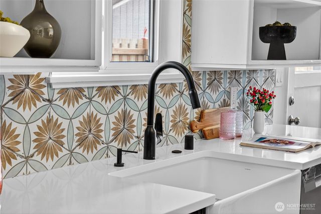 9014 34th Avenue SW, Seattle, WA 98126